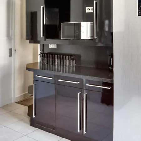 Appartement Moderne De Trois Chambres Appartamento Parigi