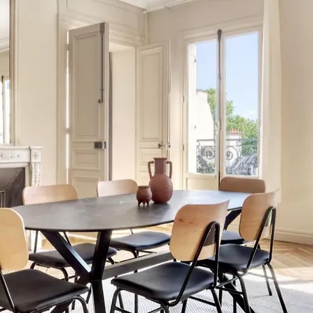 Apartment Appartement Moderne De Trois Chambres Paris