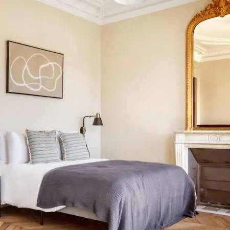 Appartement Moderne De Trois Chambres Appartamento Parigi